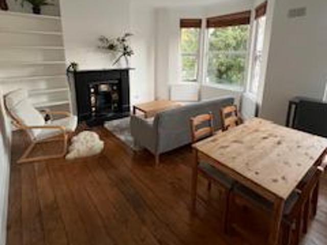 Apartment for rent in Brondesbury, Greater London