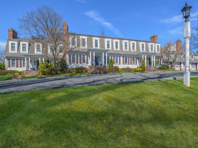 Townhouse for sale in Manhasset
