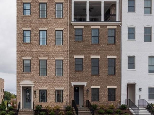 Townhouse for sale in Virginia
