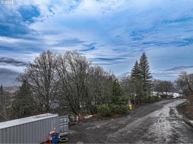 Land for sale in Bingen, Washington
