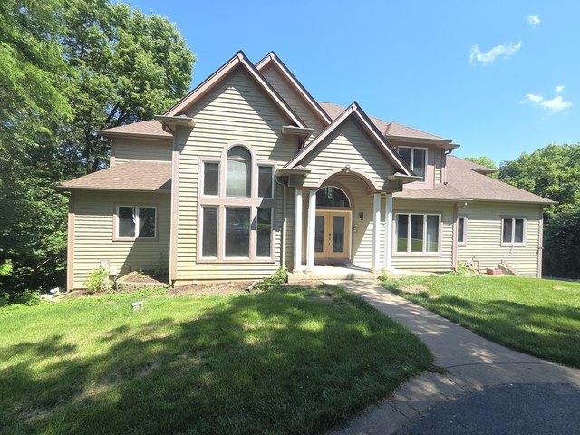 House for sale in Mchenry, Illinois