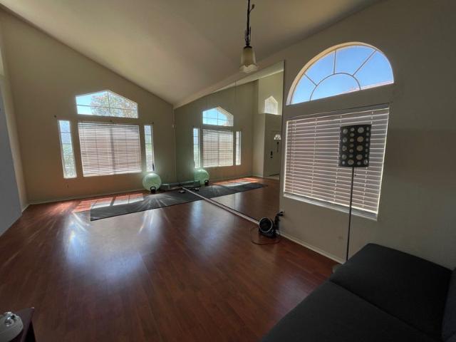 Room for rent in Lancaster, California