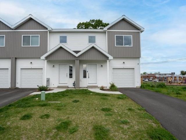 Townhouse for sale in Troy, New York