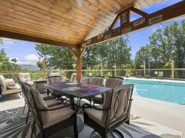 House for sale in Stone, Missouri