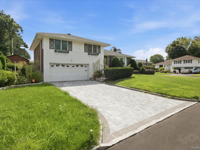 House for sale in Huntington, New York