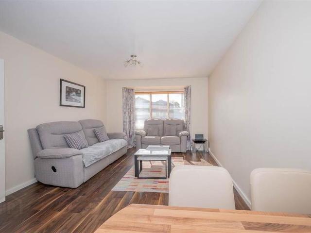 Apartment for rent in Dunmurry, Northern Ireland