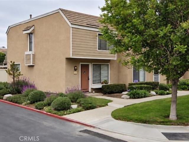 Townhouse for sale in Woodbridge, Irvine