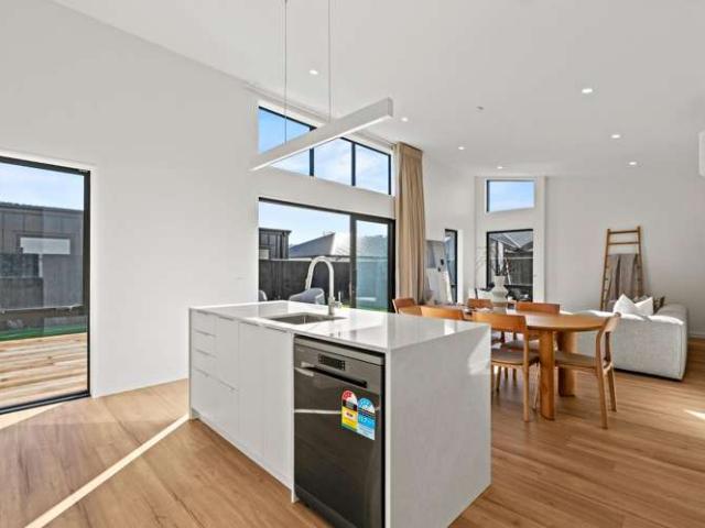 House for sale in Chaslands, Canterbury