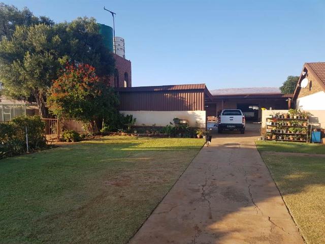 Farm for sale in Waterkloof, Gauteng