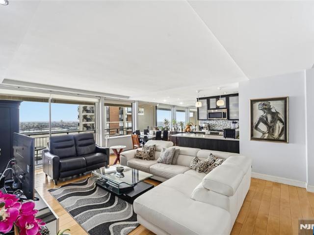 House for sale in Fort Lee, New Jersey