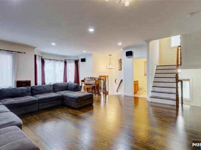 Townhouse for sale in Secaucus