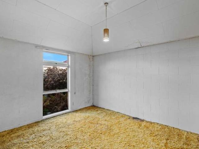 House for sale in Chaslands, Canterbury
