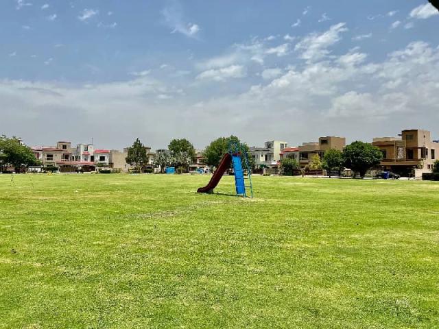 Land for sale in لیک سٹی, جنیتے