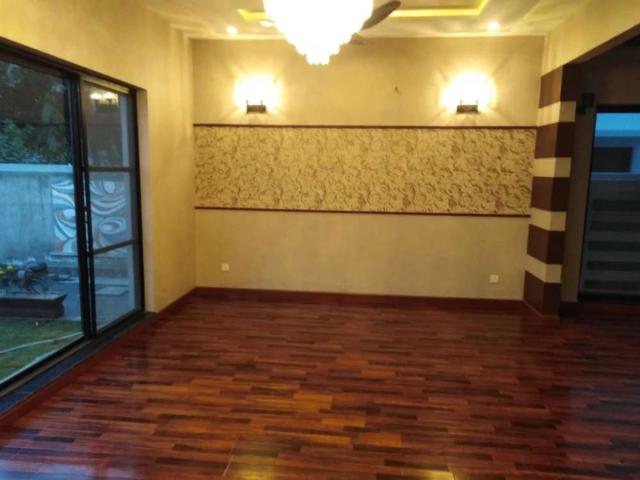 House for sale in WAPDA Town, کھمبے