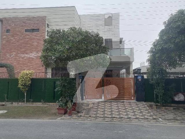 House for sale in Faisalabad, Islamabad Capital Territory