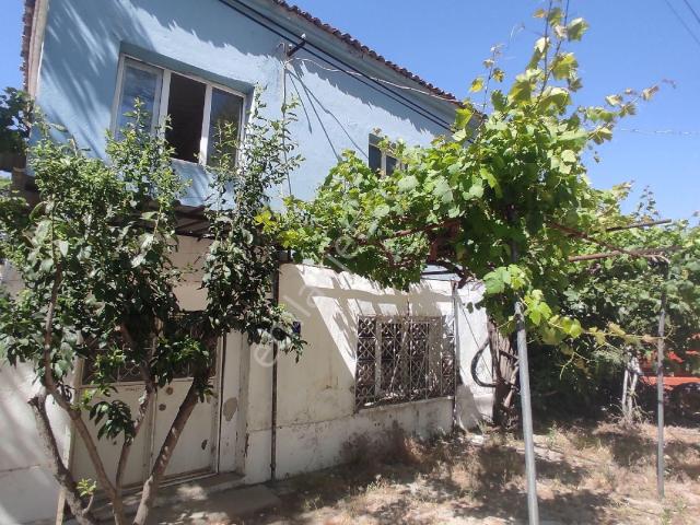 Buharkent içerisinde satılık Villa