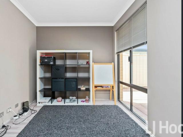 House for rent in Lakelands
