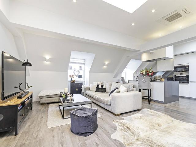 Apartment for rent in London Borough of Hounslow, Strand
