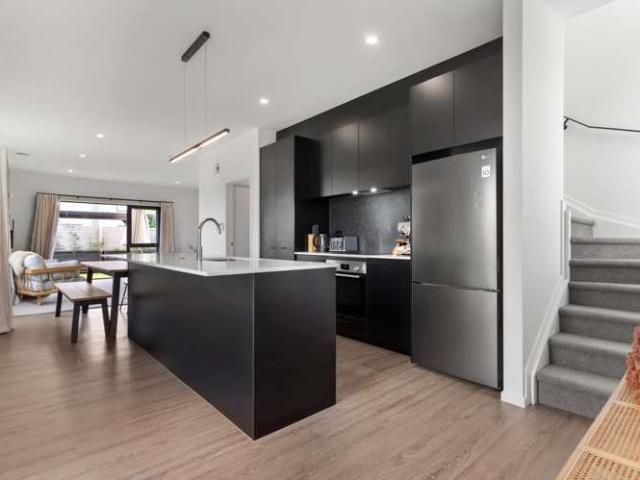 Townhouse for sale in Mount Wellington