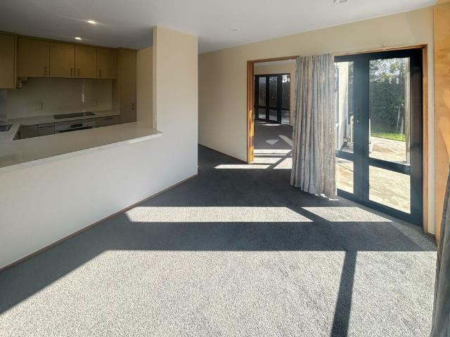 Townhouse for rent in Saint Albans, Canterbury