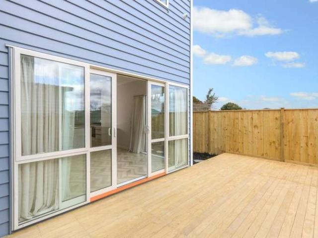 House for rent in Paremoremo