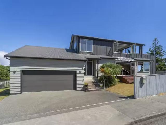 House for sale in Otaki Beach, Wellington
