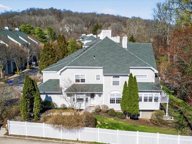 Condo for sale in Bedford, New York