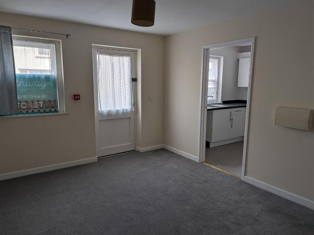 Studio for rent in Pembroke Dock, Wales