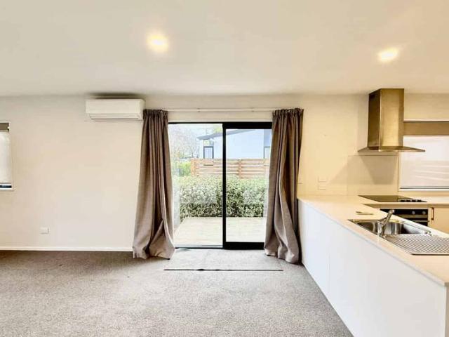 Townhouse for rent in Heathcote, Canterbury