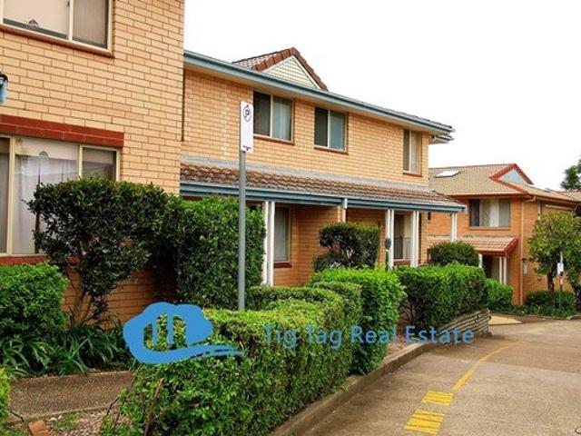 Townhouse for rent in Dundas, Sydney