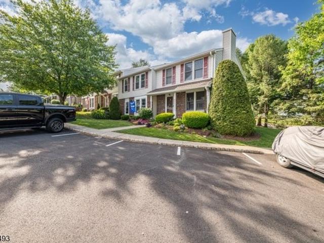 Townhouse for sale in Franklin, New Jersey