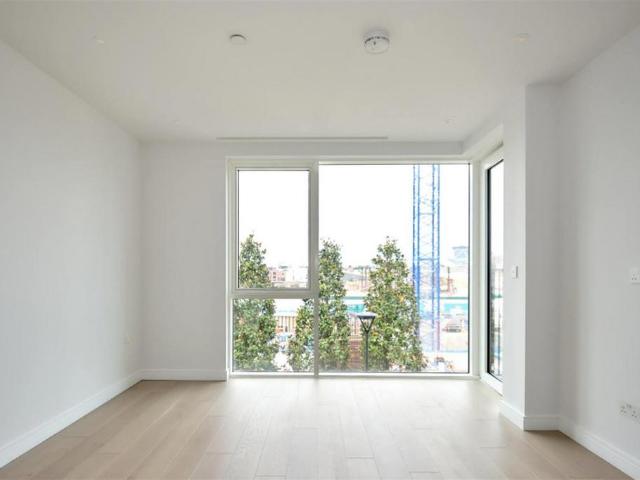 Apartment for rent in Sands End, Greater London