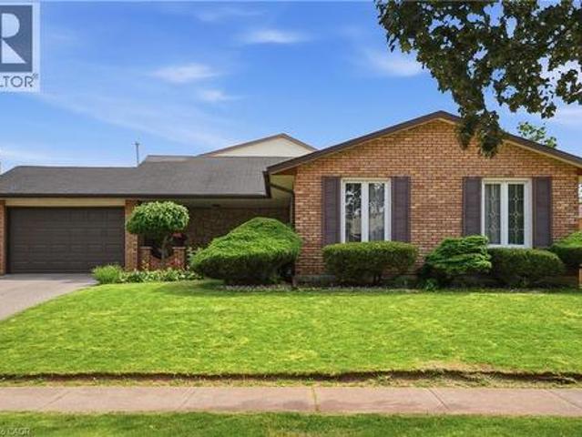 House for sale in Ancaster, Ontario