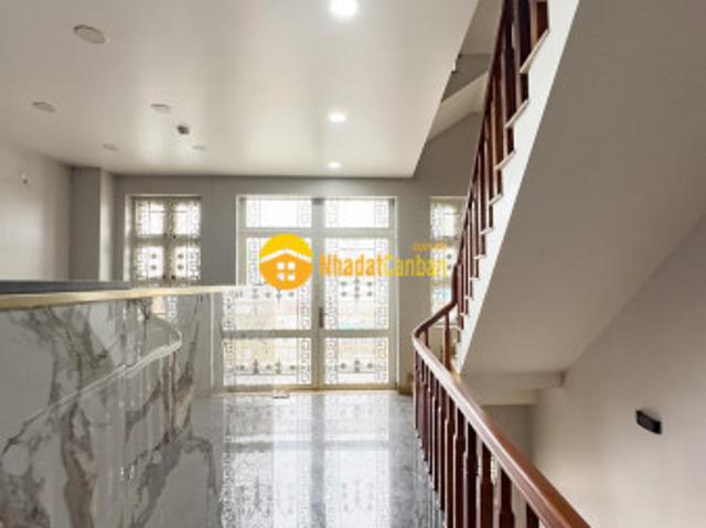 Nhà mặt phố bán