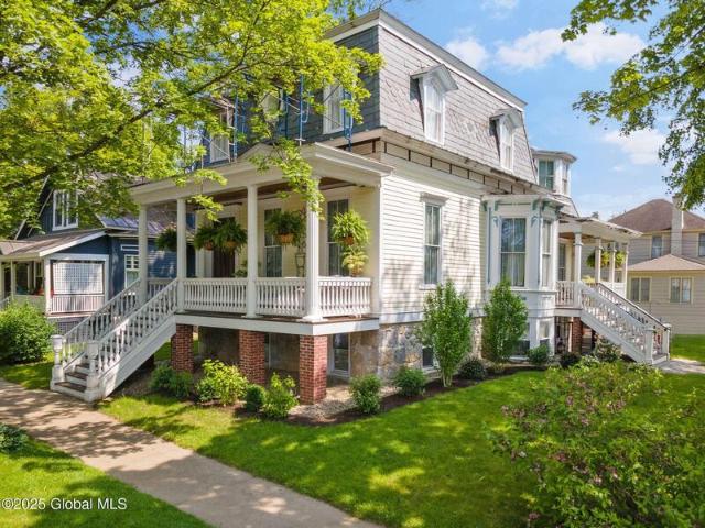 Duplex for sale in Saratoga Springs Duplex for sale in Saratoga Springs