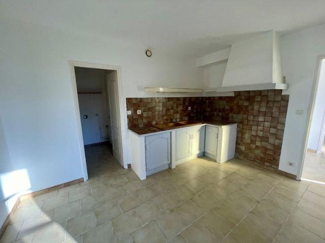 Maison vente à Saint-Jean-d'Angély, Néré