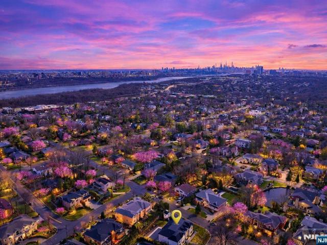 House for sale in Englewood Cliffs, New Jersey