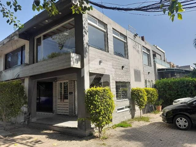Commercial for rent in لاہور, لاہور ڈویژن