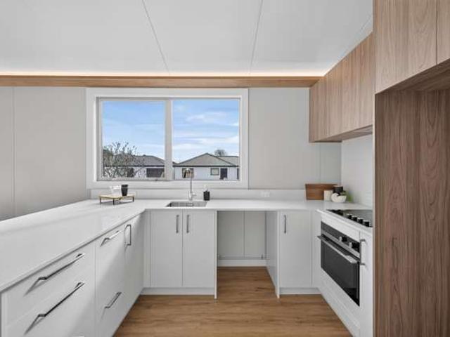 House for sale in Chaslands, Canterbury