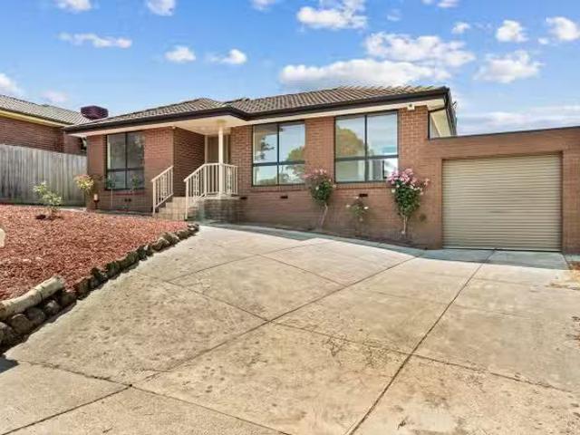 House for rent in Endeavour Hills, Melbourne