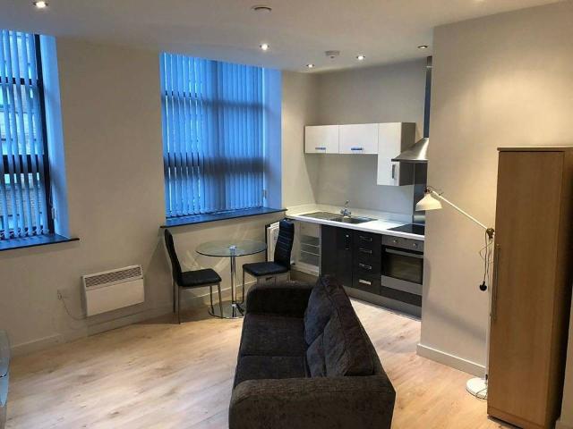 Studio for rent in West Yorkshire