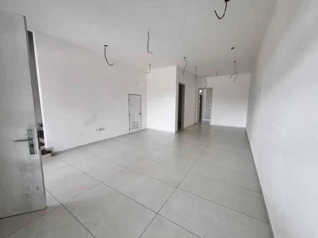 Terraced House for sale in Malaka