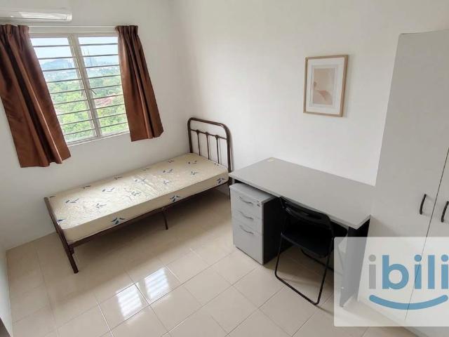 Room for rent in Petaling, Alam Impian