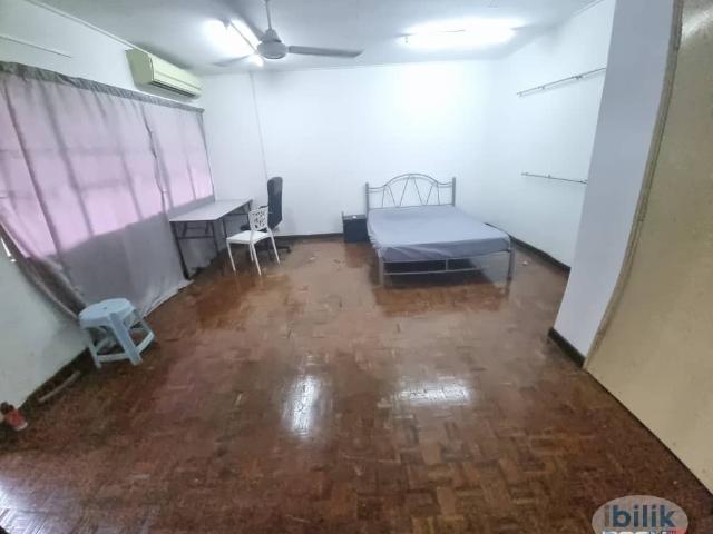 Room for rent in Petaling, Damansara Damai