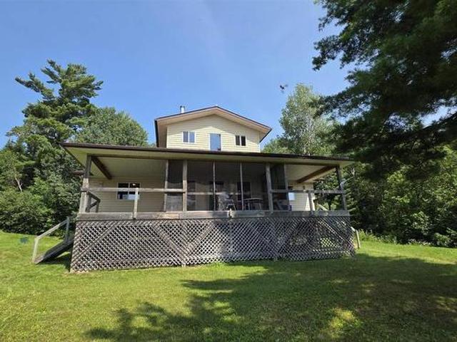 House for sale in Ontario