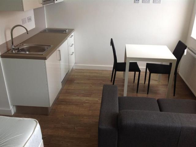 Studio for rent in Calderstones