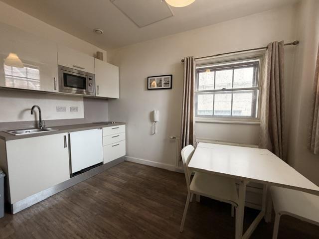 Studio for rent in Calderstones