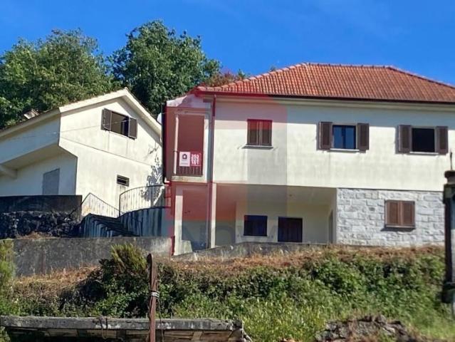 Casa venda em Azias, Grovelas São João Evangelista