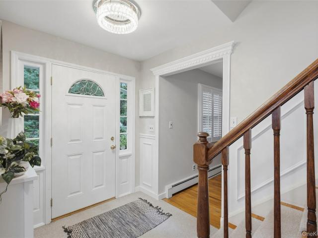 House for sale in Stony Brook, Town of Brookhaven