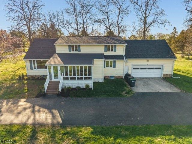 House for sale in Neshanic Station, New Jersey